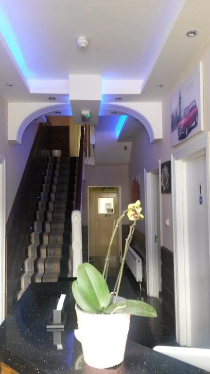 The Crystal Lodge Hotel Croydon Exterior photo